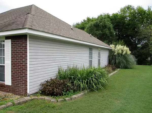 Chattanooga, TN 37421,2506 Standifer Oaks RD