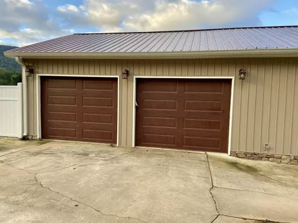 Whitwell, TN 37397,170 Pierson LN
