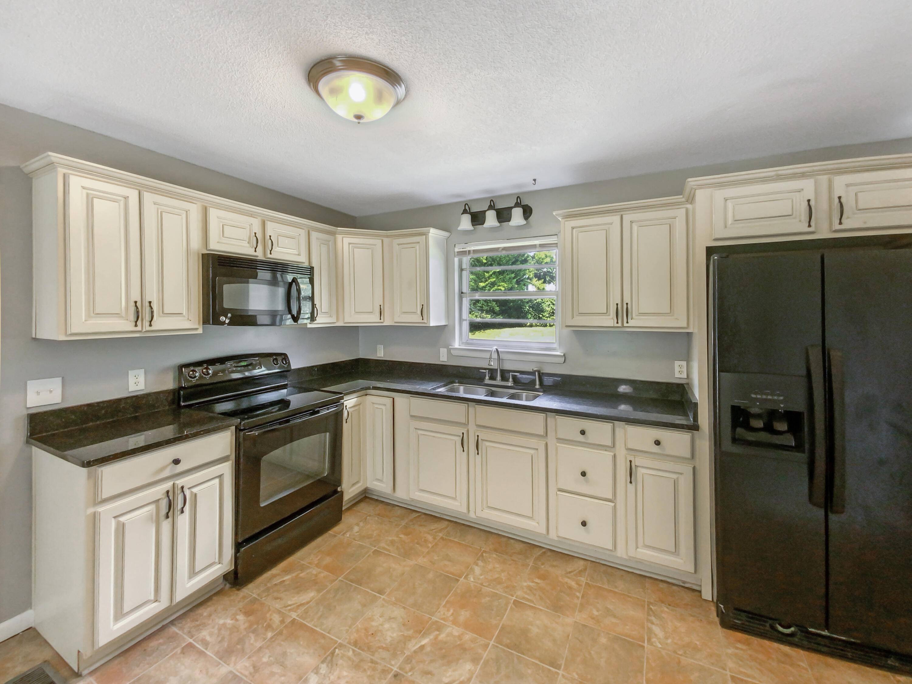 Fort Oglethorpe, GA 30742,515 Cone DR