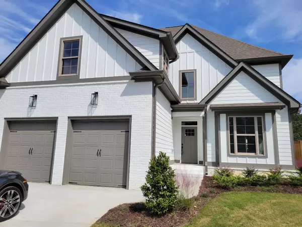 9005 Silver Maple DR, Ooltewah, TN 37363