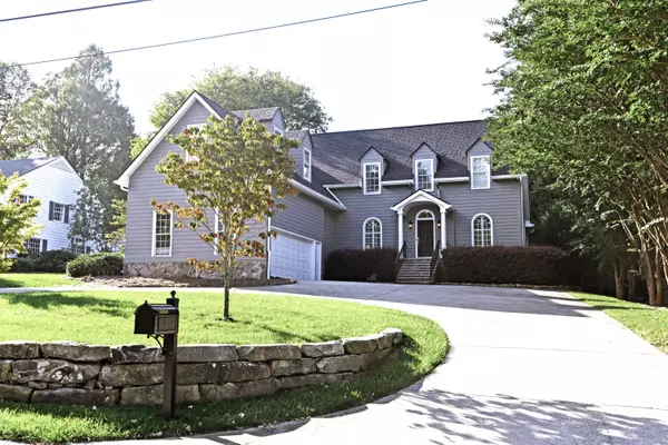 106 Brow Oval, Lookout Mountain, TN 37350