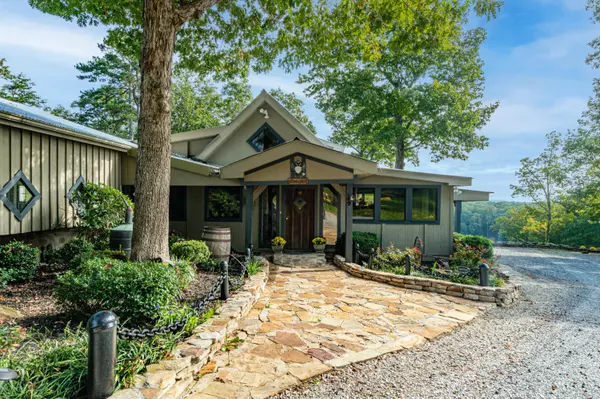 Signal Mountain, TN 37377,7900 Hixson Springs RD