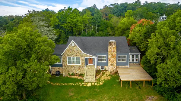 Lookout Mountain, TN 37350,416 Brow RD