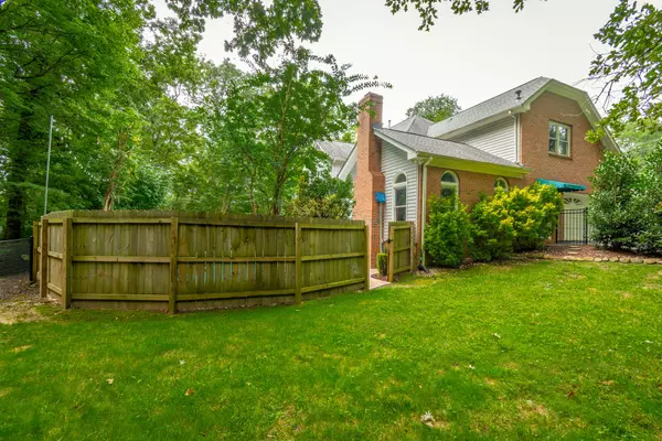 Signal Mountain, TN 37377,2400 Wood Lair WAY