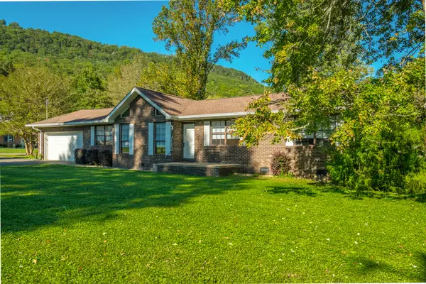 Soddy Daisy, TN 37379,207 Thad LN