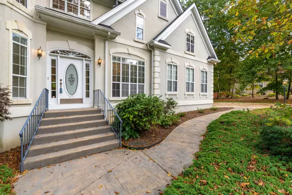 Signal Mountain, TN 37377,2107 Mountain Hollow DR