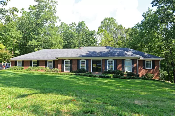 509 Barrington RD, Signal Mountain, TN 37377