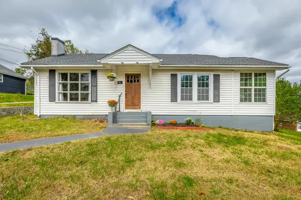 83 Elmwood ST, Rossville, GA 30741