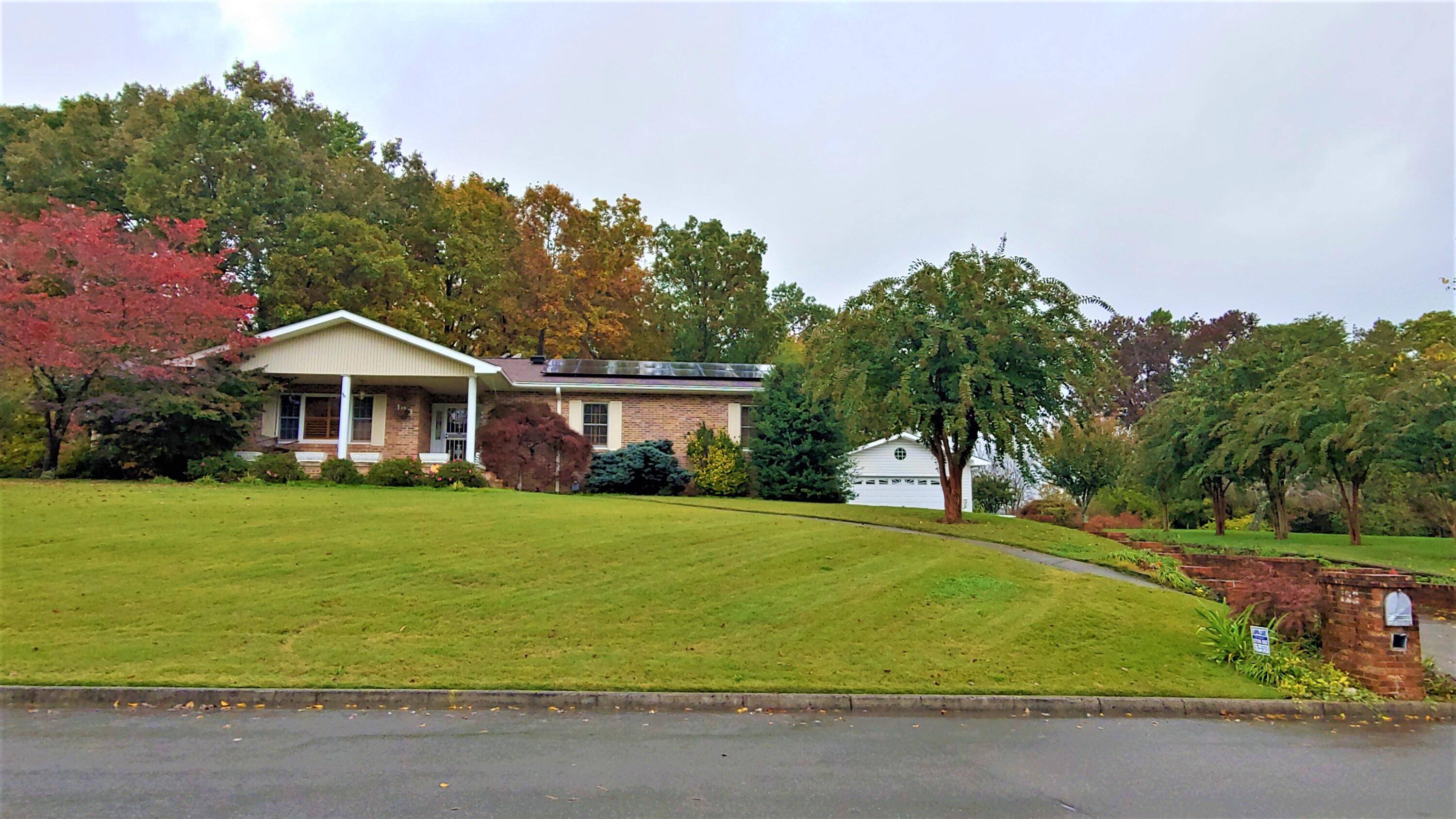 123 Hendrix DR, Oak Ridge, TN 37830