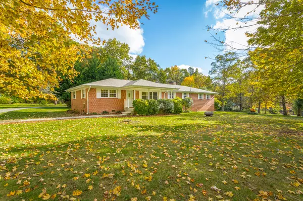 3014 Edgewood DR, Signal Mountain, TN 37377
