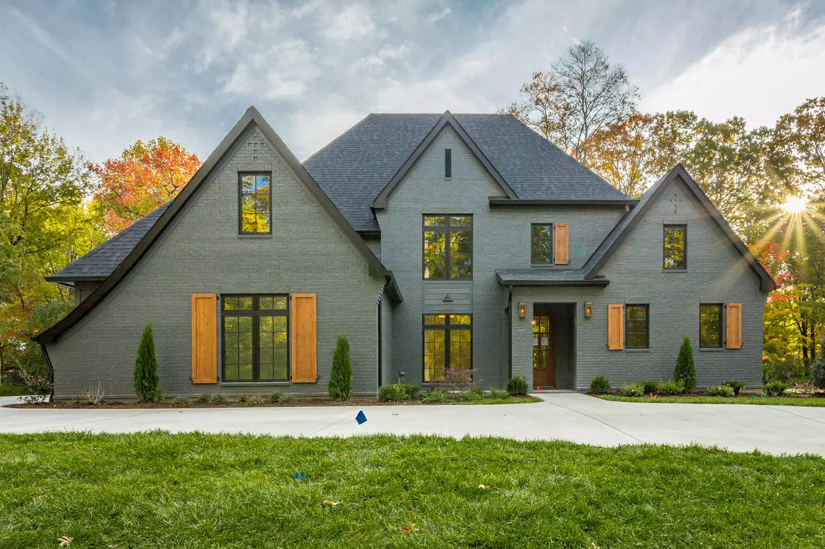 Signal Mountain, TN 37377,218 Palisades DR