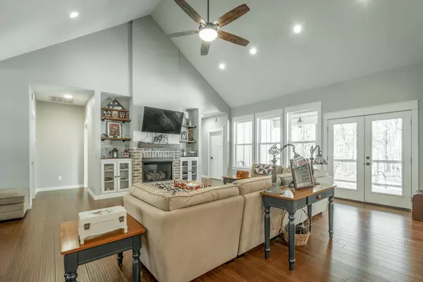 Dunlap, TN 37327,456 Stooping Oak RD