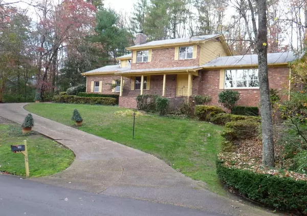 106 Stratford, Signal Mountain, TN 37377