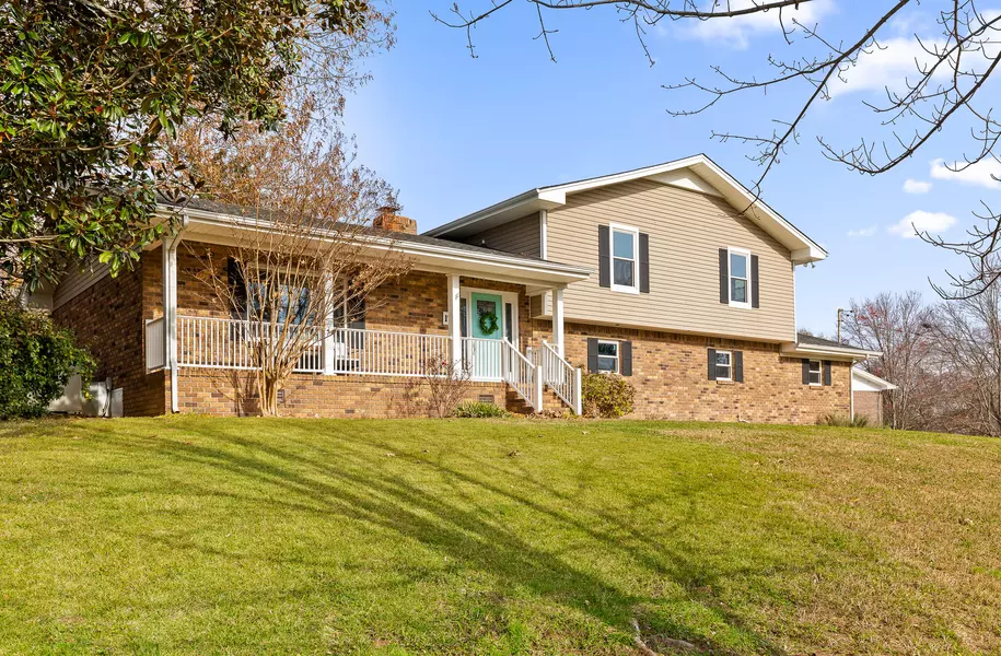 1737 Lake Wood CIR, Hixson, TN 37343