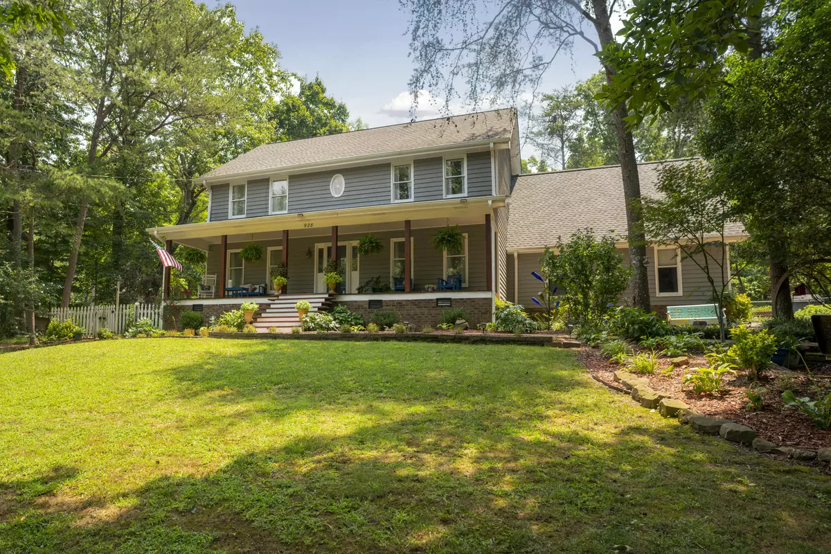 Signal Mountain, TN 37377,928 Falling Water TRL