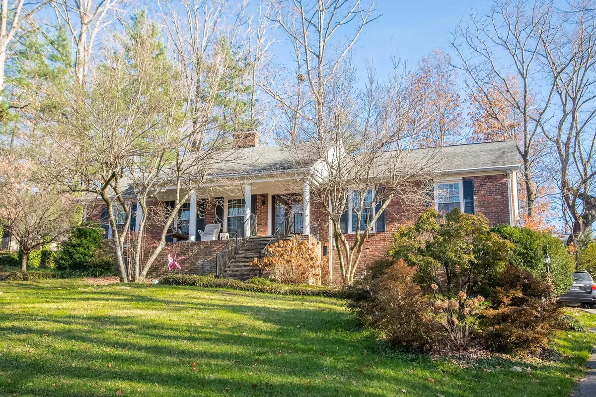 Signal Mountain, TN 37377,408 Fern TRL