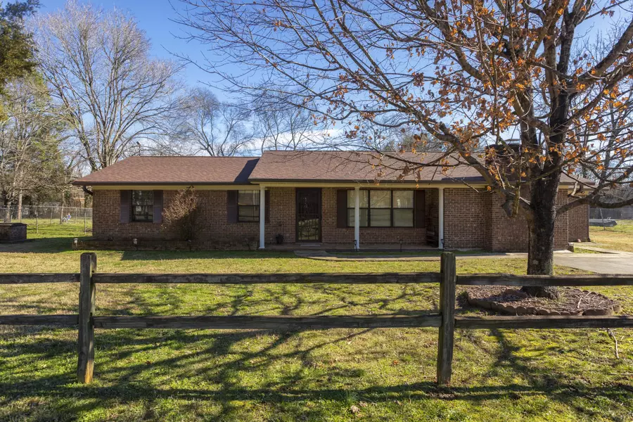 196 6th ST, Graysville, TN 37338