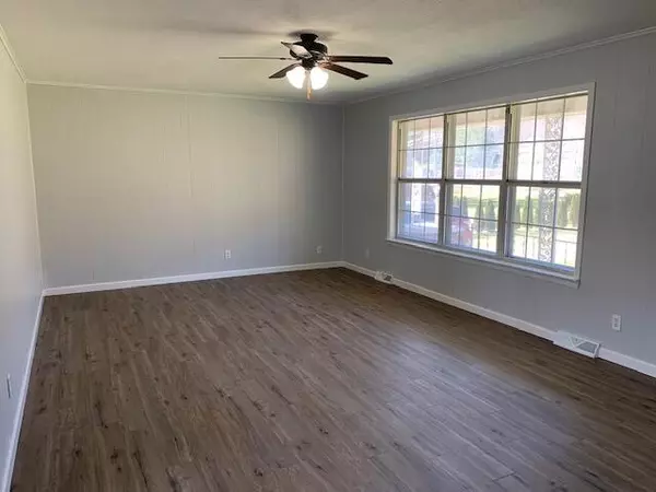 Whitwell, TN 37397,564 Pine Street ST