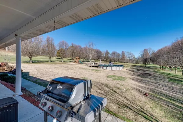Whitwell, TN 37397,330 Looneys Creek DR