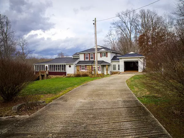 Pikeville, TN 37367,167 Poplar LN