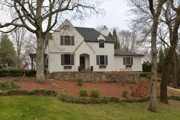 325 Park RD, Lookout Mountain, TN 37350