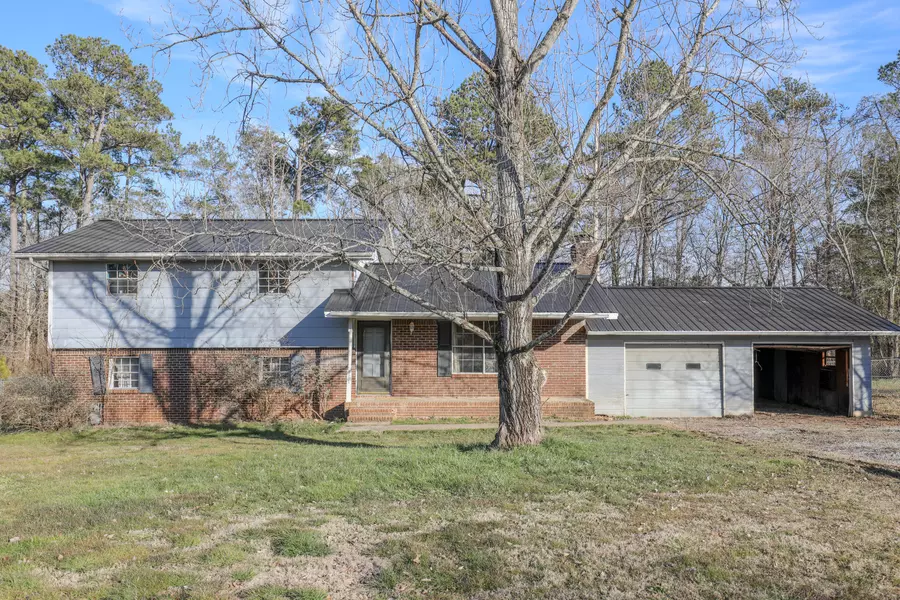 101 Hanshaw DR, Rock Spring, GA 30739