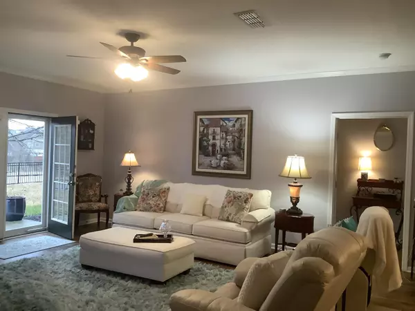 Chattanooga, TN 37421,5103 Regency CT