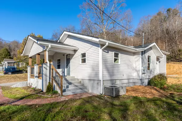 Chattanooga, TN 37405,153 Signal Hills DR