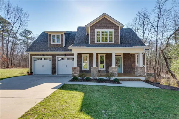 2824 Wilson AVE, Signal Mountain, TN 37377