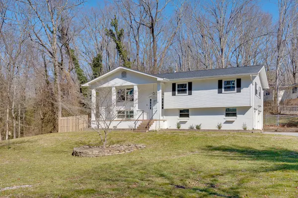 828 Skyline Park DR, Signal Mountain, TN 37377