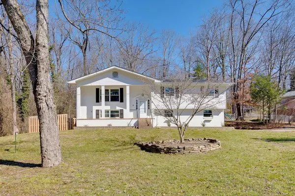 Signal Mountain, TN 37377,828 Skyline Park DR