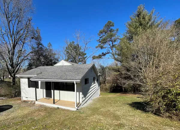 412 Eaves ST, Athens, TN 37303