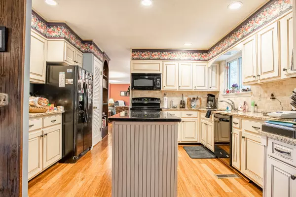 Signal Mountain, TN 37377,135 Palisades DR
