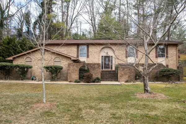 135 Palisades DR, Signal Mountain, TN 37377