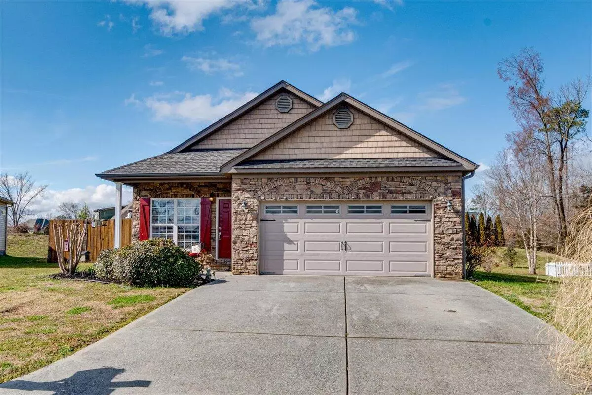 Ooltewah, TN 37363,8206 Bluegill CIR