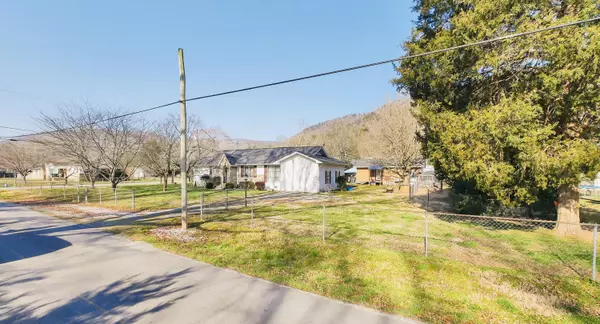 Soddy Daisy, TN 37379,9003 Springfield RD