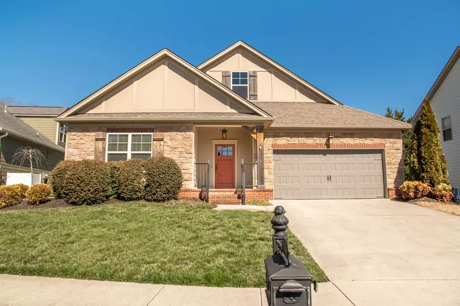 9741 Rookwood CIR, Ooltewah, TN 37363