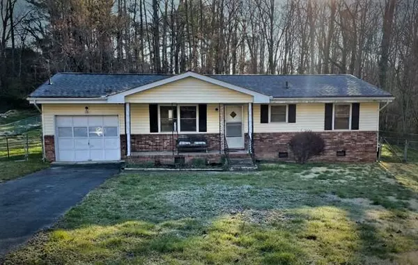 1048 Valley DR, Rossville, GA 30741