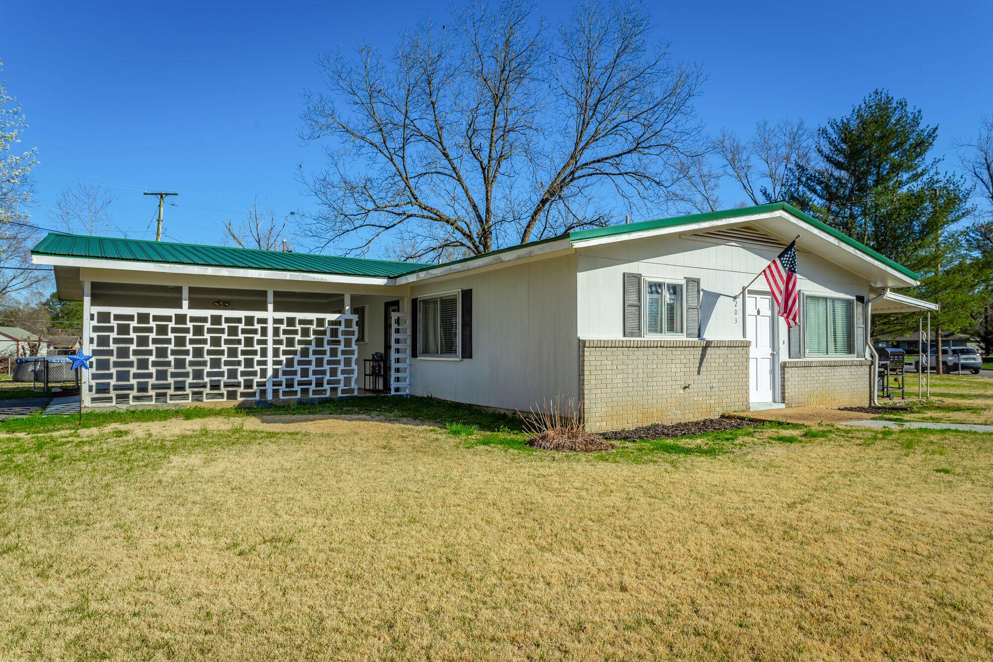 Hixson, TN 37343,203 Port DR