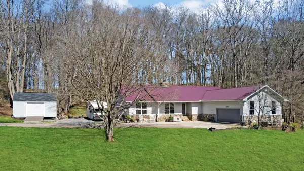 418 Circle R DR, Benton, TN 37307