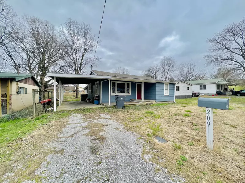 209 Grove ST, Pikeville, TN 37367