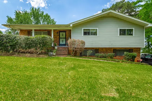 7828 Holiday Hills CIR, Chattanooga, TN 37416