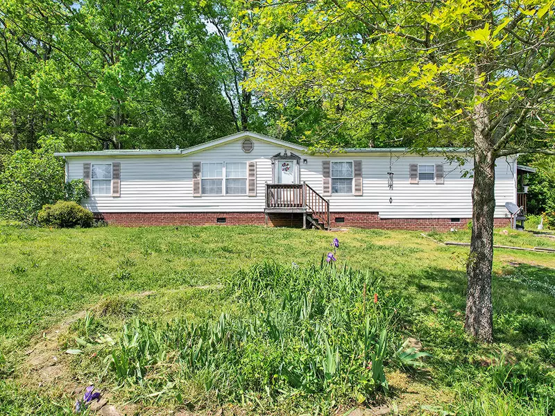 240 County Road 135, Athens, TN 37303