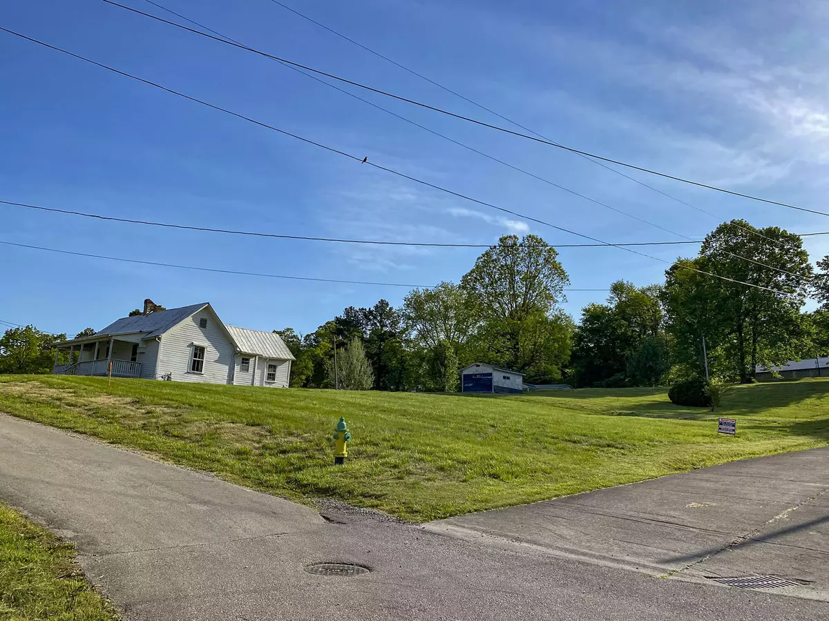 Jefferson City, TN 37760,908 Owl LN