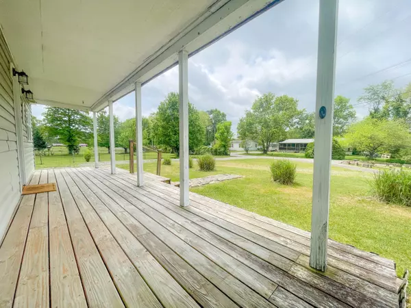 Signal Mountain, TN 37377,123 School House RD