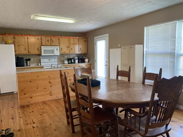Dunlap, TN 37327,389 Neal RD