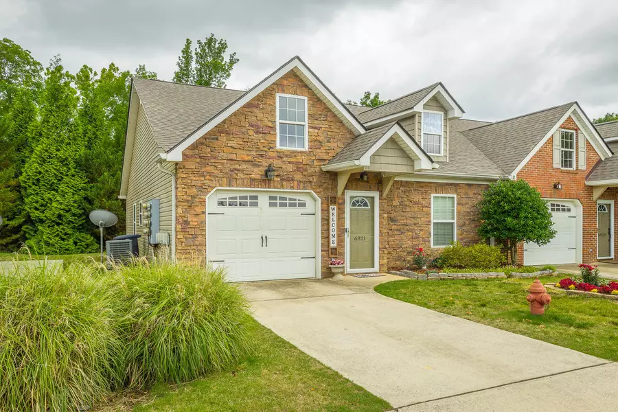 6821 Village Lake CIR, Chattanooga, TN 37412