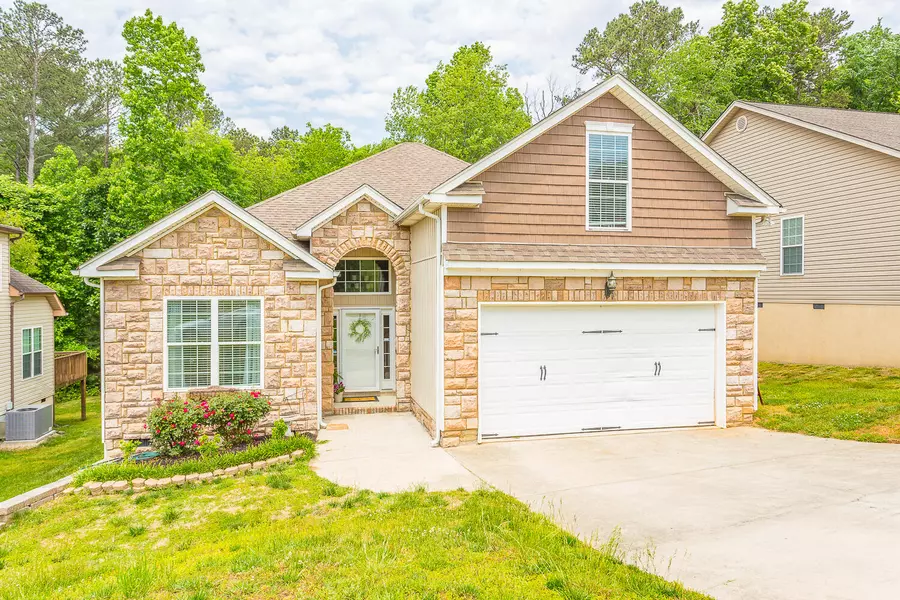 2341 Lake Mist DR, Chattanooga, TN 37421