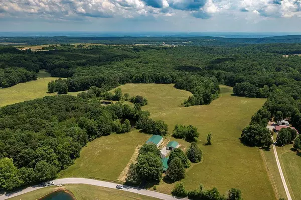 1401 Jewett RD, Grandview, TN 37337