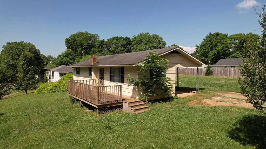 628 Lakefront ST, Athens, TN 37303